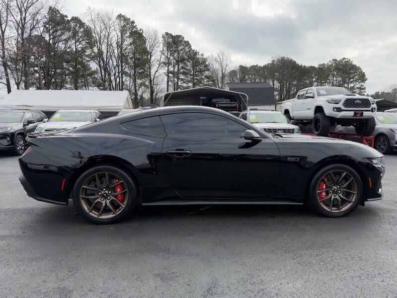 2024 Ford Mustang Image 9