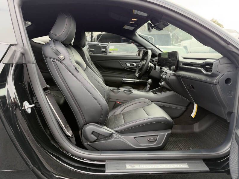 2024 Ford Mustang Image 12