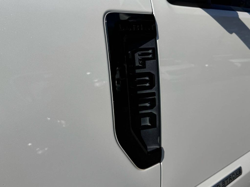 2017 Ford F-350 Image 9