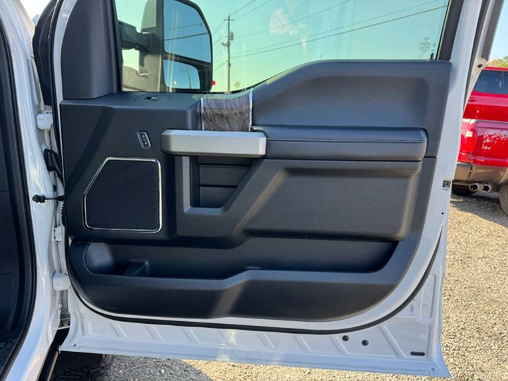 2017 Ford F-350 Image 17