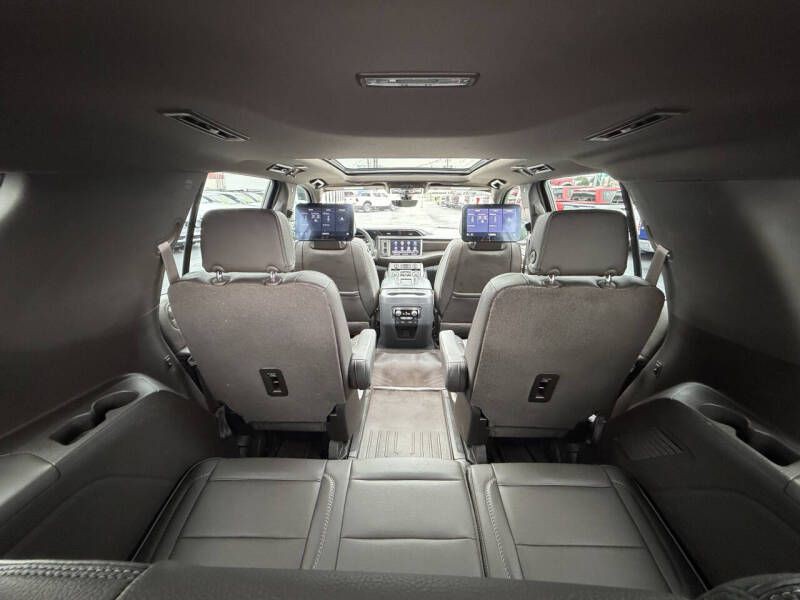 2021 GMC Yukon Image 17