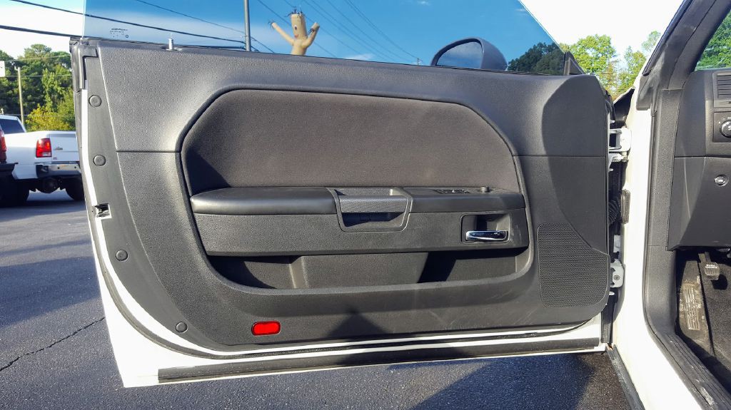 2014 Dodge Challenger Image 10