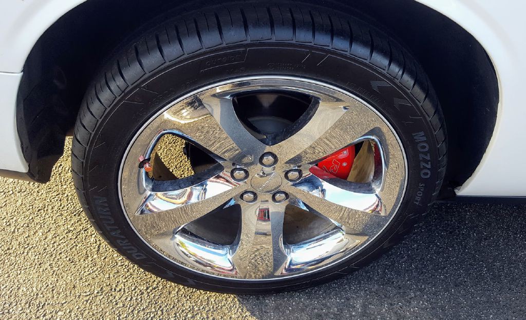 2014 Dodge Challenger Image 12