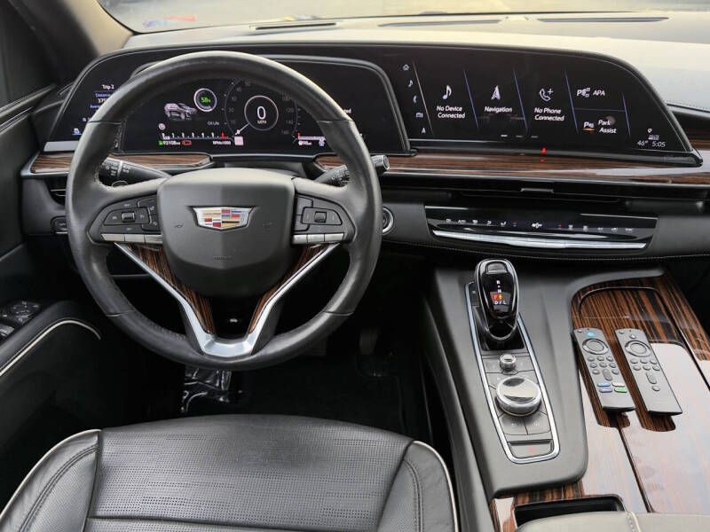 2021 Cadillac Escalade Image 17