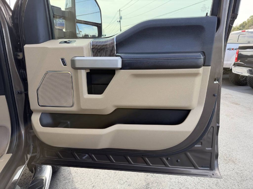 2017 Ford F-250 Image 20