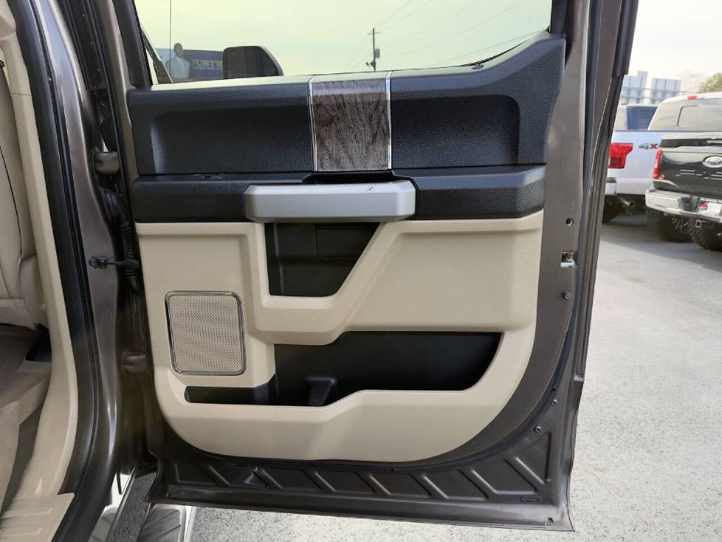 2017 Ford F-250 Image 22