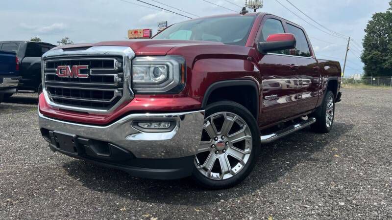 2017 GMC Sierra Image 2