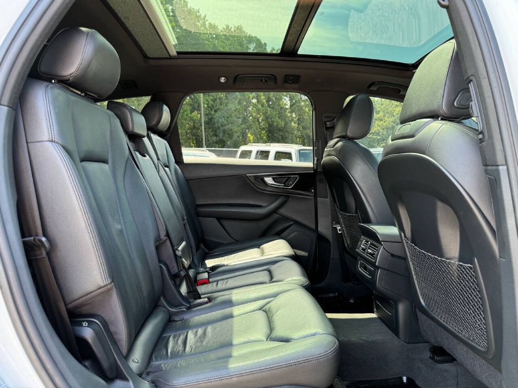 2017 Audi Q7 Image 16