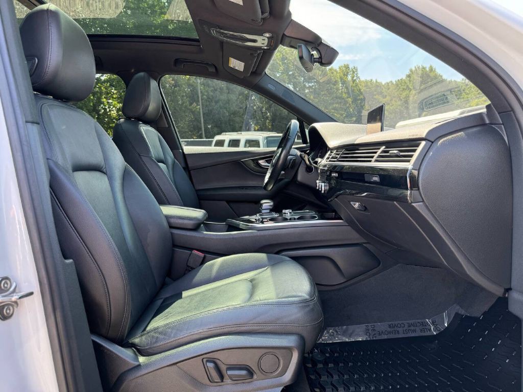 2017 Audi Q7 Image 17
