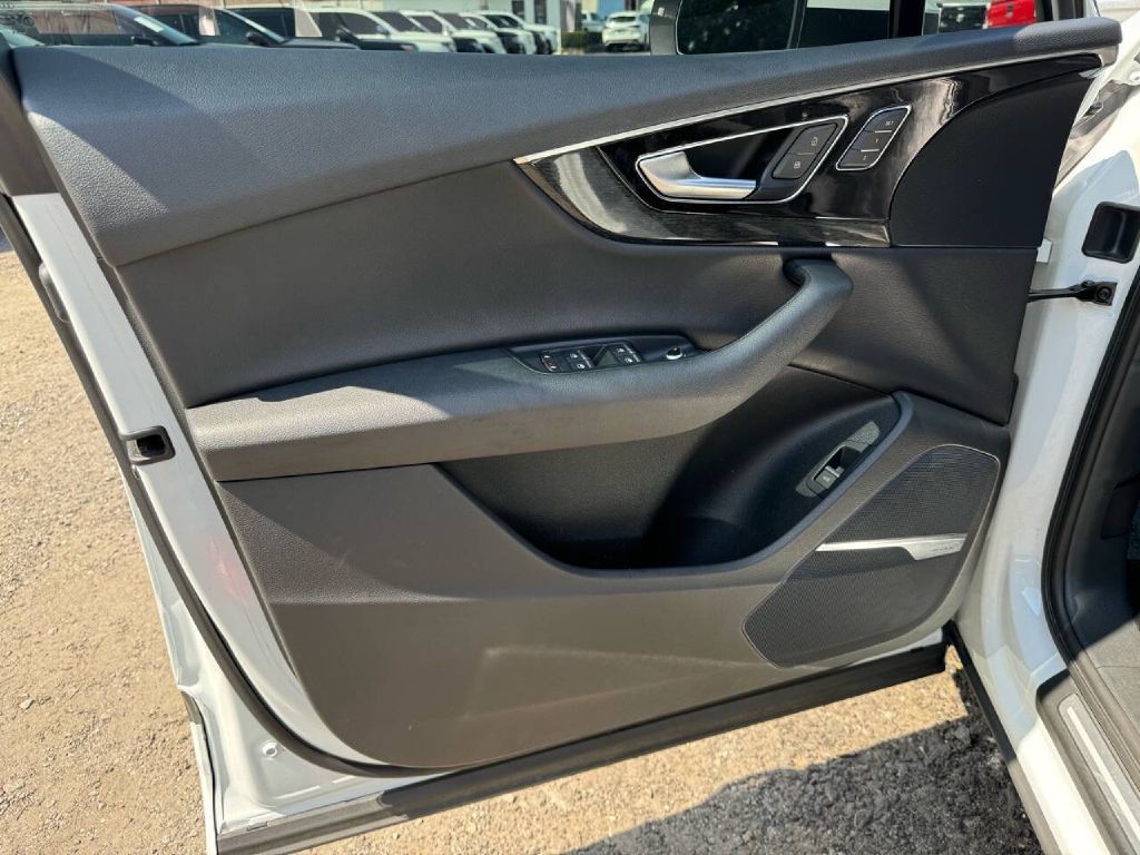 2017 Audi Q7 Image 20