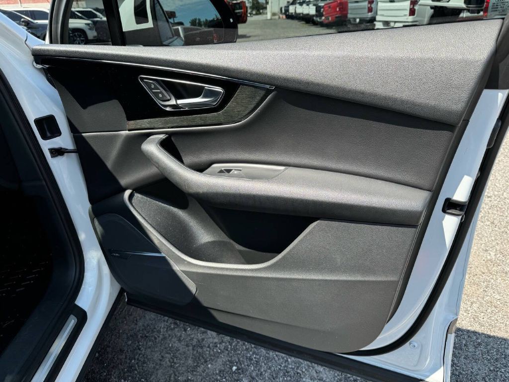 2017 Audi Q7 Image 23