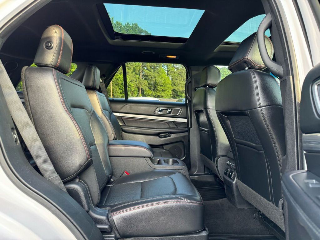 2017 Ford Explorer Image 14