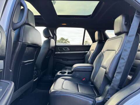 2017 Ford Explorer Image 15