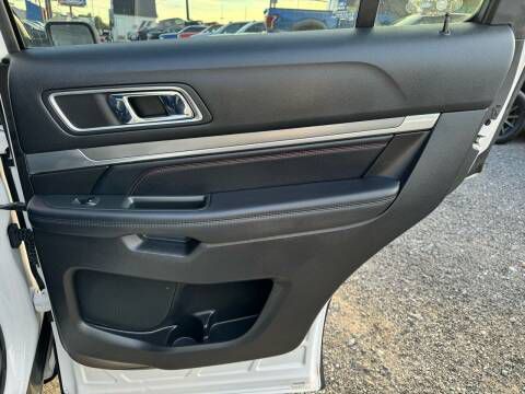 2017 Ford Explorer Image 29