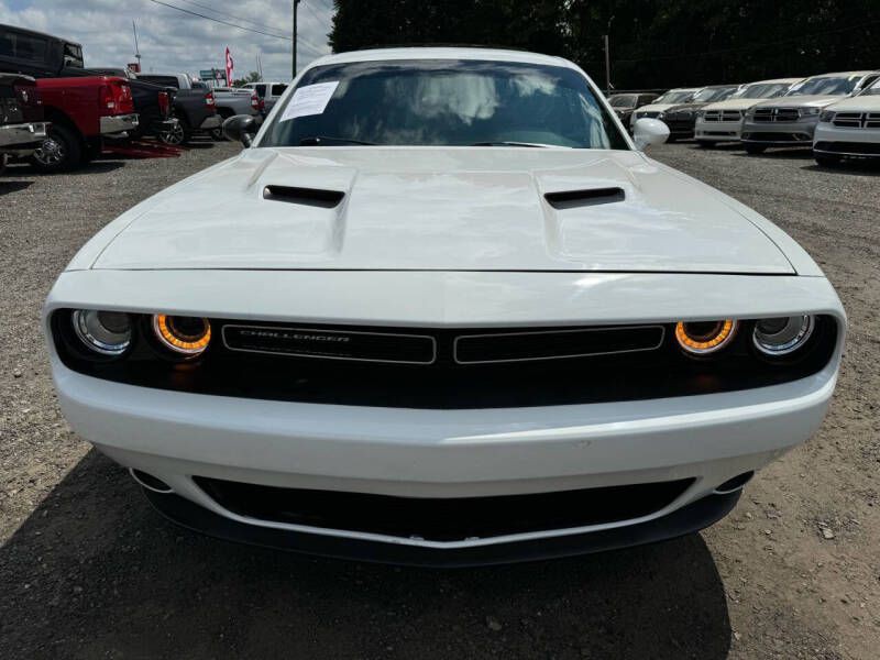 2015 Dodge Challenger Image 1