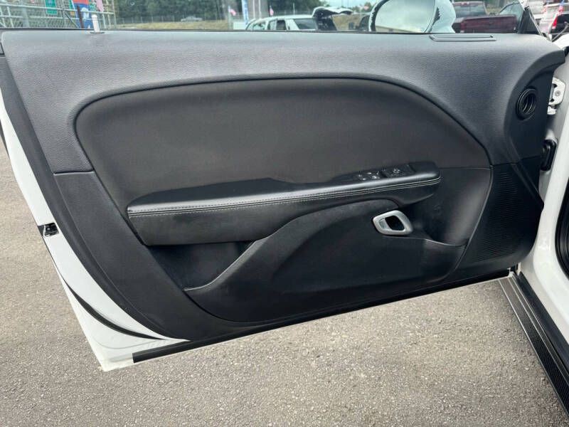 2015 Dodge Challenger Image 15