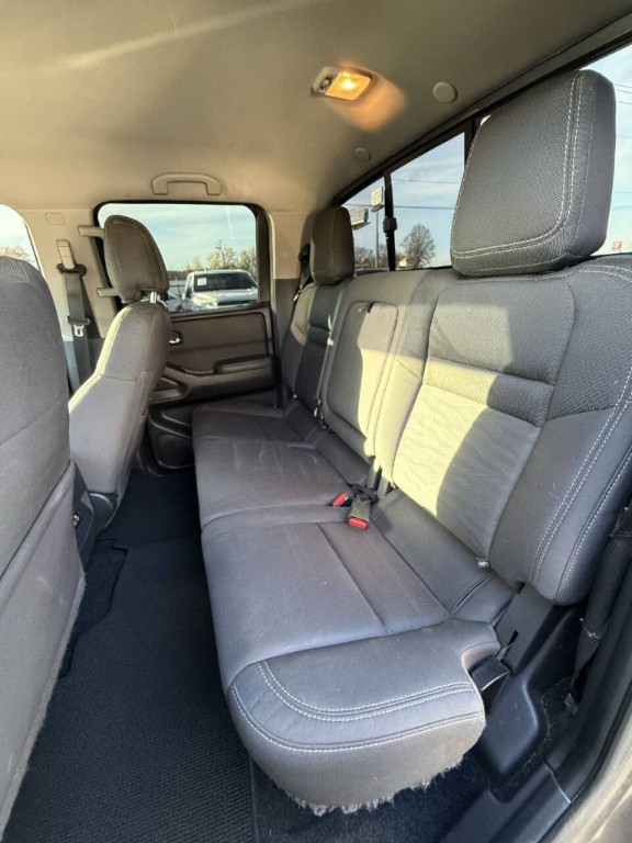 2022 Nissan Frontier Image 8