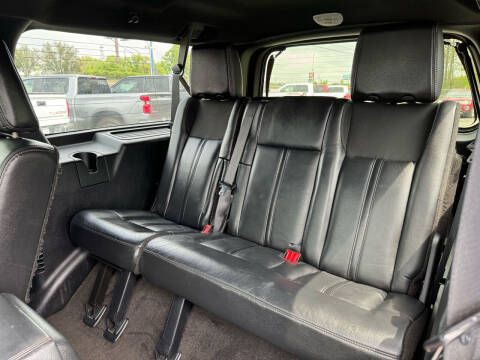 2016 Lincoln Navigator Image 12