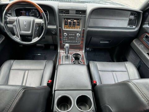 2016 Lincoln Navigator Image 17