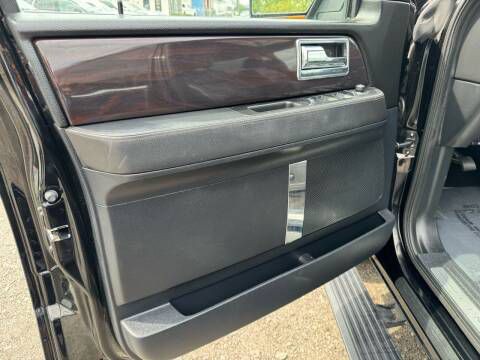 2016 Lincoln Navigator Image 23