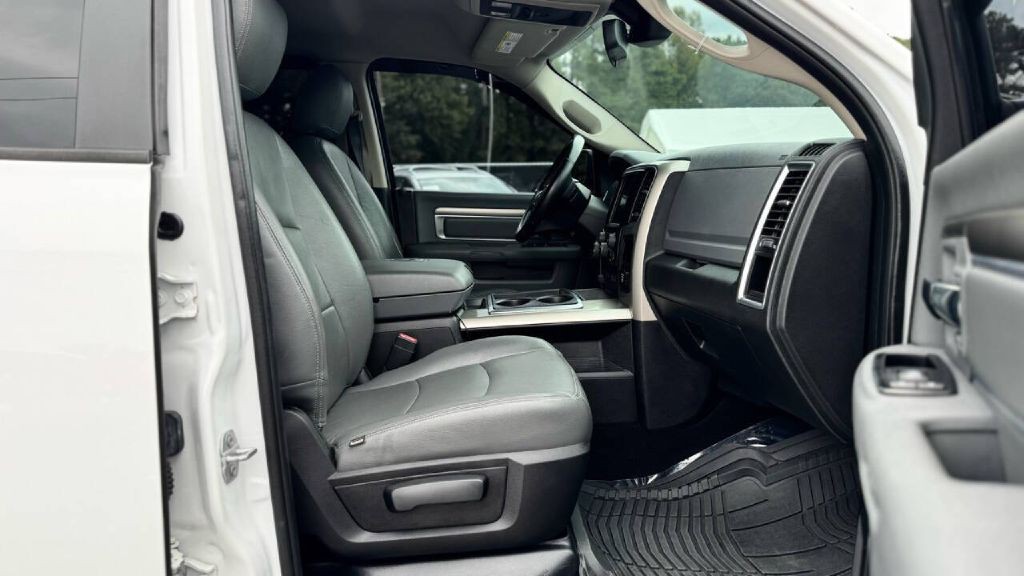 2015 RAM 1500 Image 16