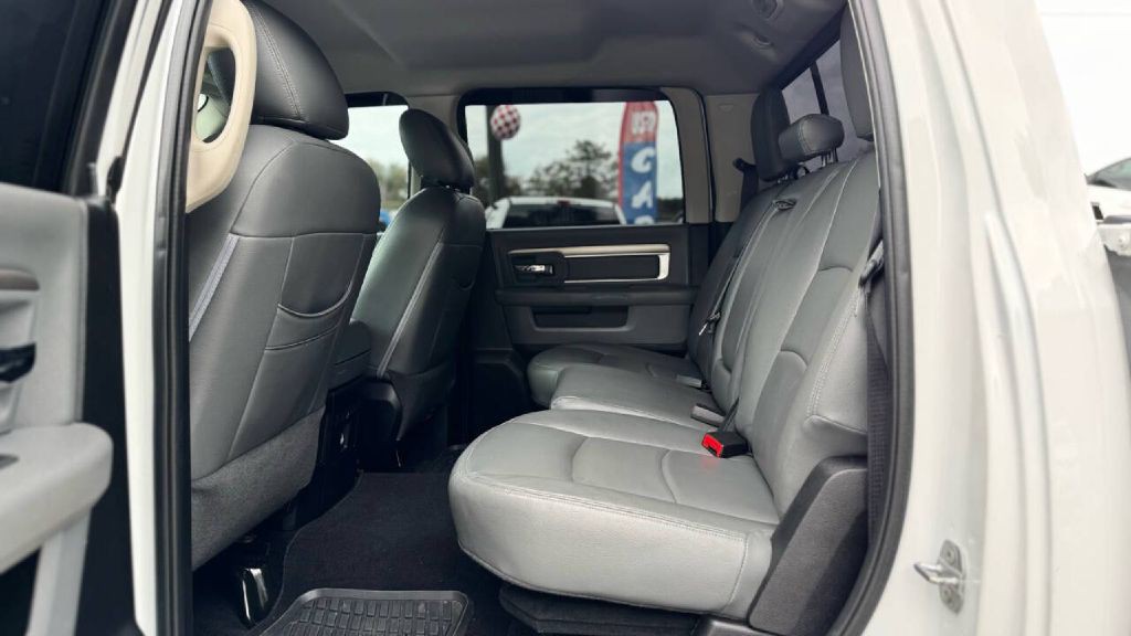 2015 RAM 1500 Image 17