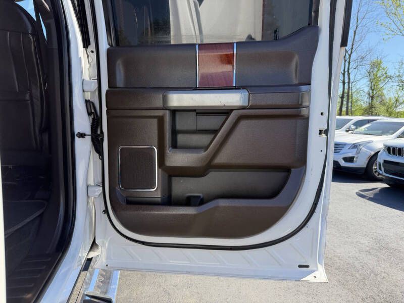 2017 Ford F-250 Image 1