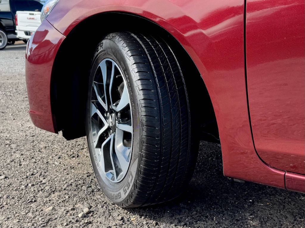 2015 Honda Civic Image 25