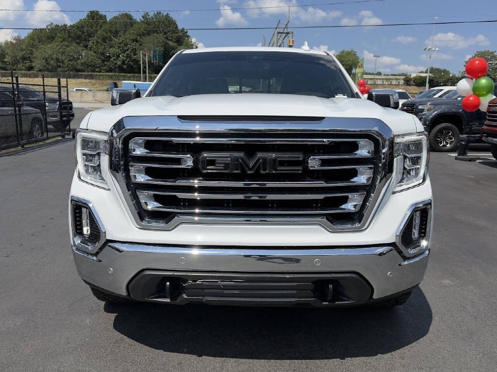 2022 GMC Sierra Image 2