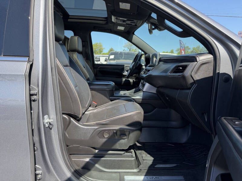 2021 GMC Yukon Image 12