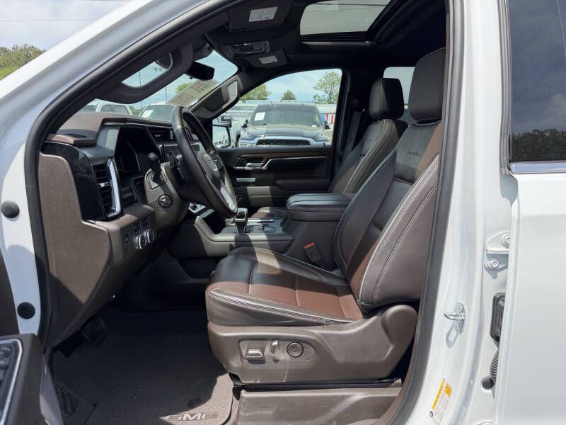 2023 GMC Sierra Image 9