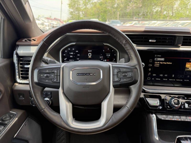 2023 GMC Sierra Image 16