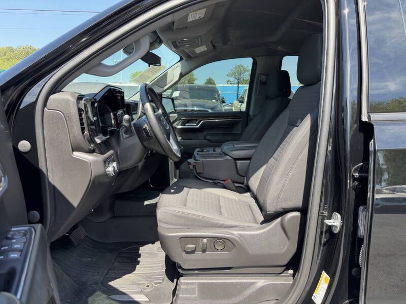 2023 GMC Sierra Image 9
