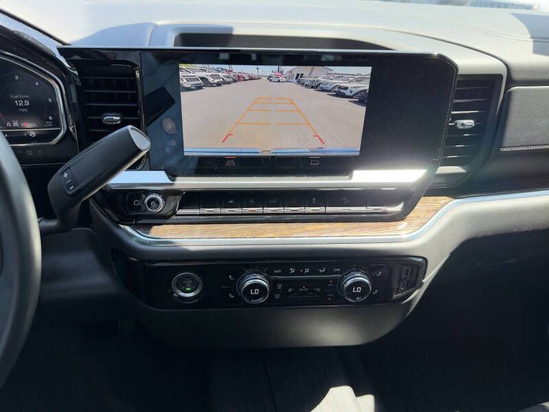 2023 GMC Sierra Image 17