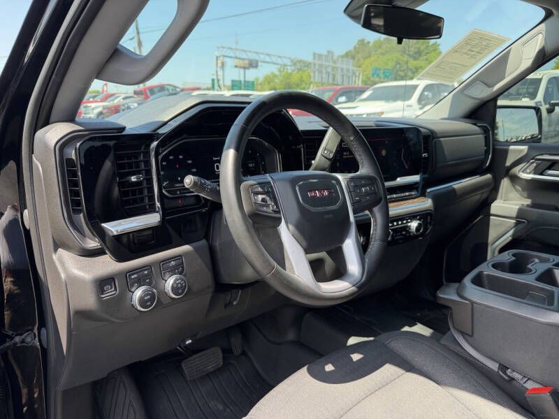 2023 GMC Sierra Image 18