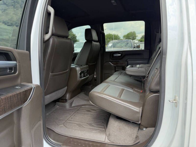 2023 GMC Sierra Image 9