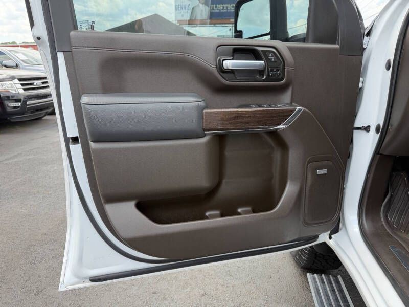 2023 GMC Sierra Image 18