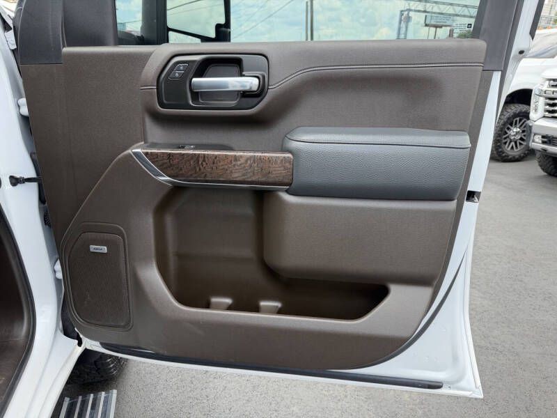 2023 GMC Sierra Image 19