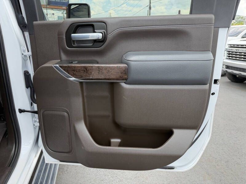 2023 GMC Sierra Image 21