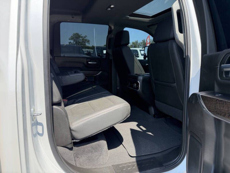 2022 GMC Sierra Image 11