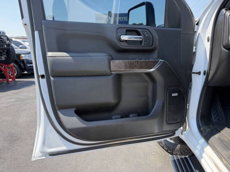 2022 GMC Sierra Image 18