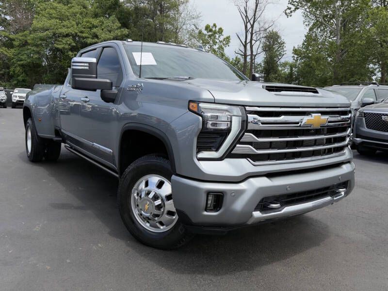 2024 Chevrolet Silverado 1500 Image 2