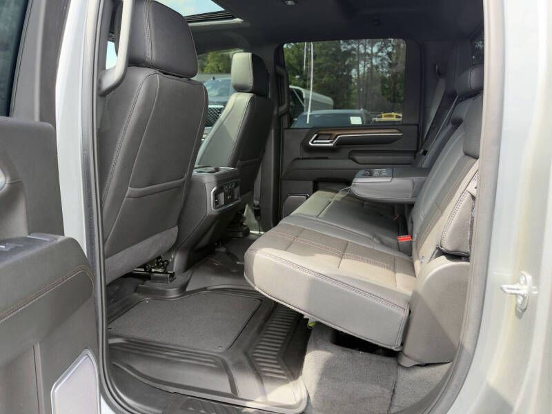 2024 Chevrolet Silverado 1500 Image 9