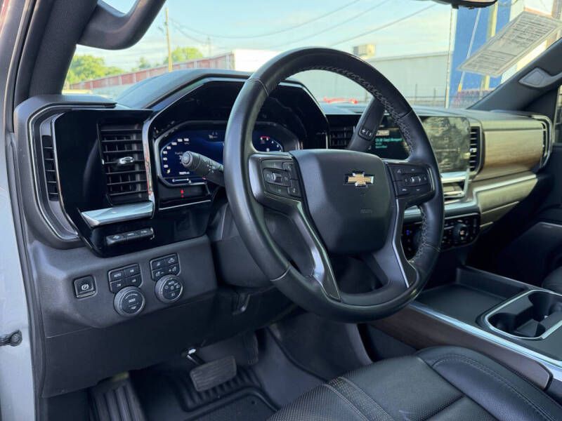 2024 Chevrolet Silverado 1500 Image 16