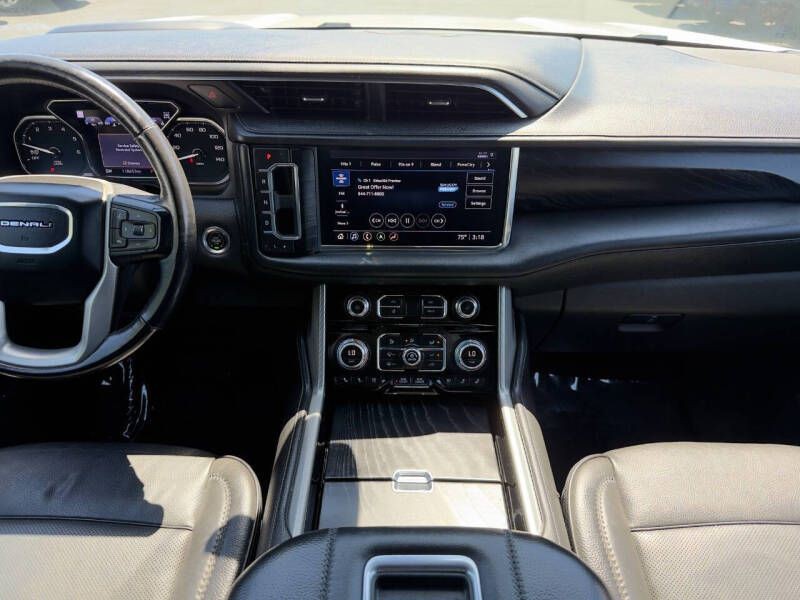 2021 GMC Yukon Image 18