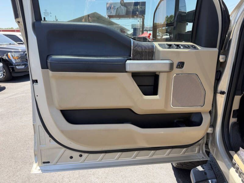 2017 Ford F-250 Image 18