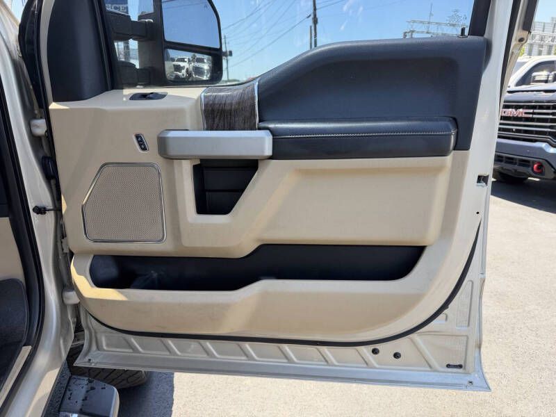2017 Ford F-250 Image 19
