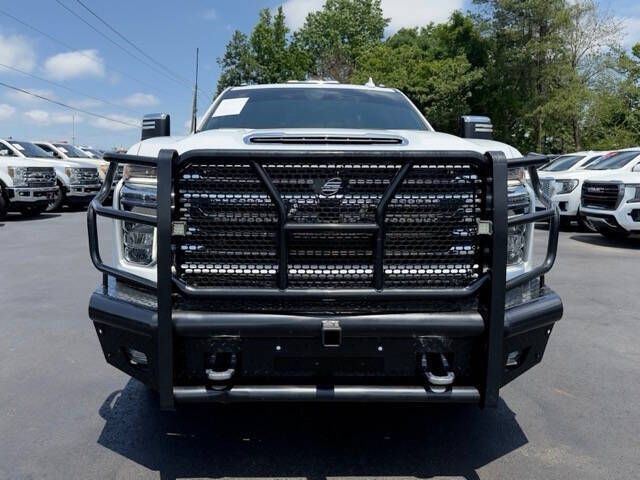 2022 Chevrolet Silverado 1500 Image 2