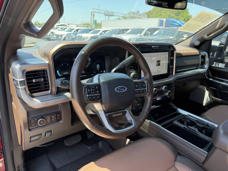 2025 Ford F-350 Image 15