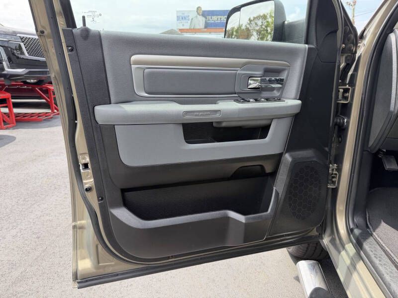 2015 RAM 1500 Image 18